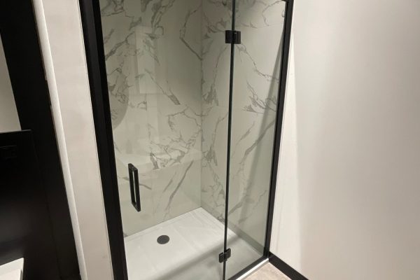 Commercial shower room